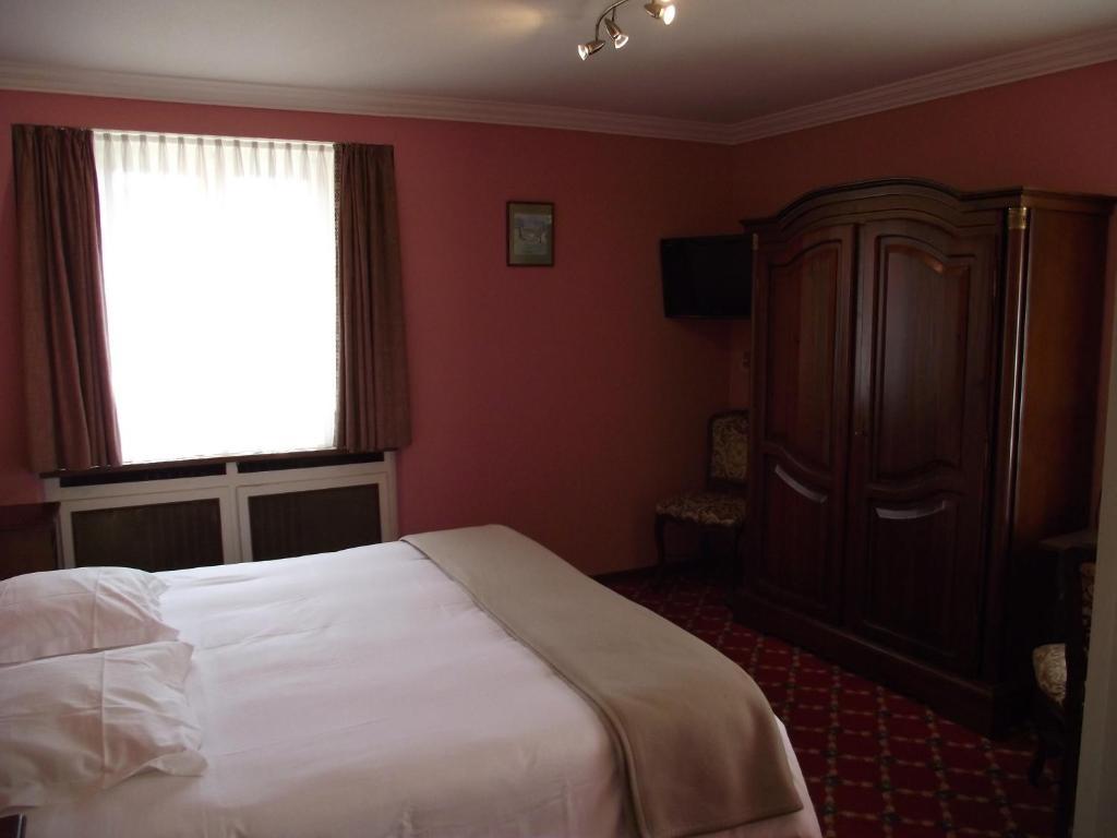 Hostellerie Au Cygne 비상부르 객실 사진